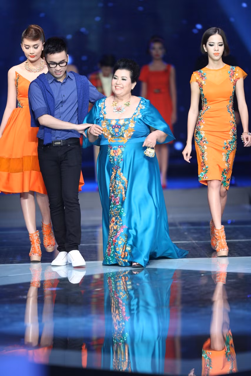 Nghệ sỹ Mai Thanh Dung với Đóa hoa nở muộn của nhà thiết kế Hà Duy