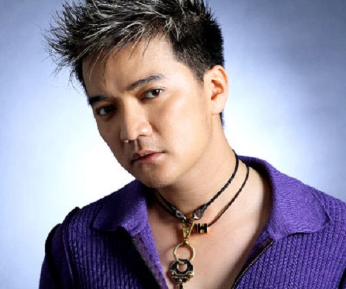 Hát sai, Mr. Đàm xin lỗi nhưng vẫn kêu gọi fan "bảo vệ vị trí" trên bảng xếp hạng BHYT.