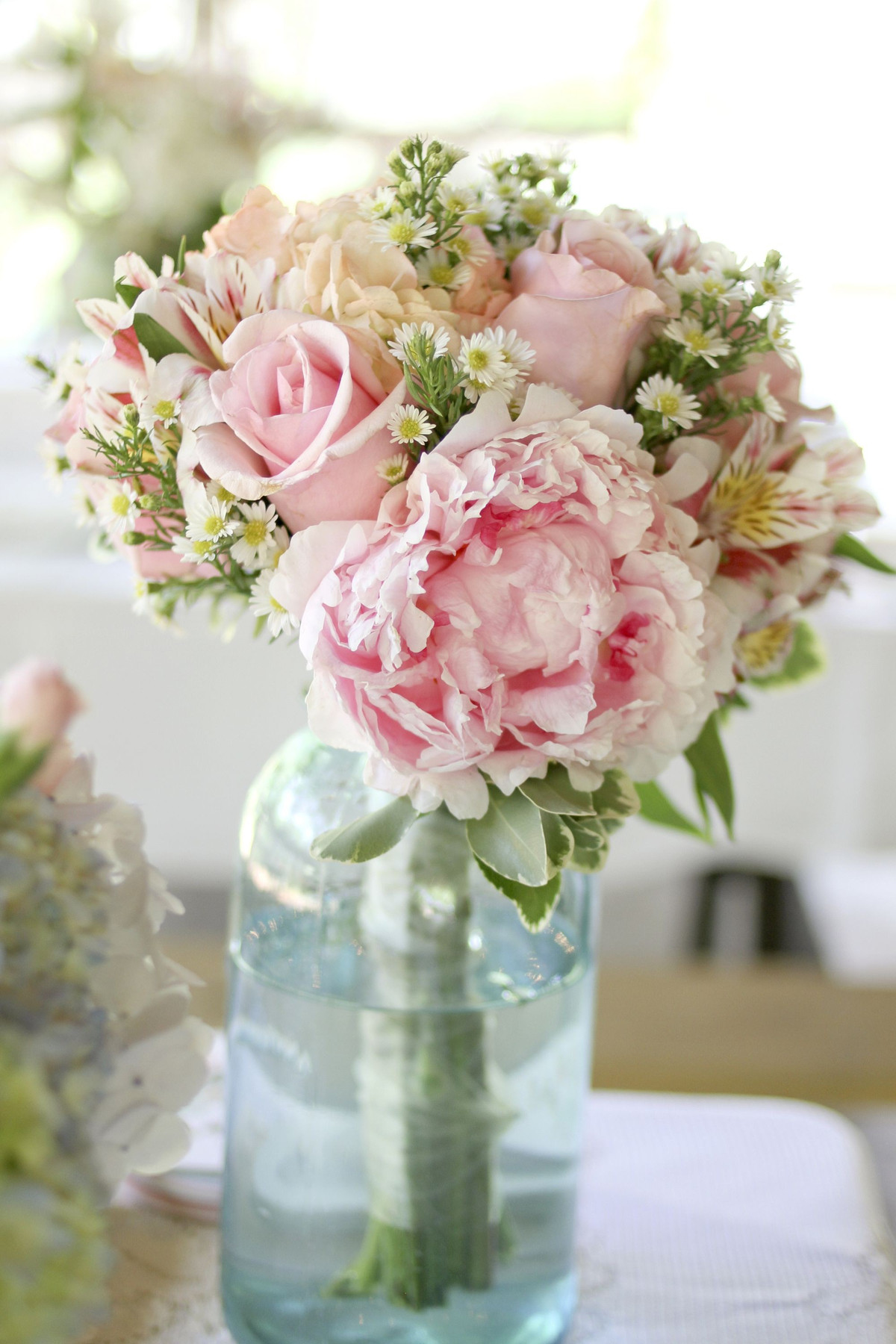 Vai buoc don gian de co binh hoa dep de trang tri nha-Hinh-9