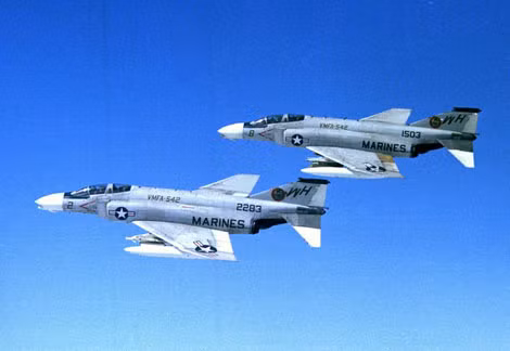 Tiêm kích F-4 của Hải quân Mỹ.