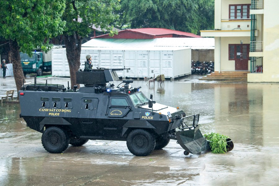 Nội dung bảo vệ vận chuyển hàng đặc biệt bằng phương tiện ô tô với lực lượng đi đầu là xe trinh sát.