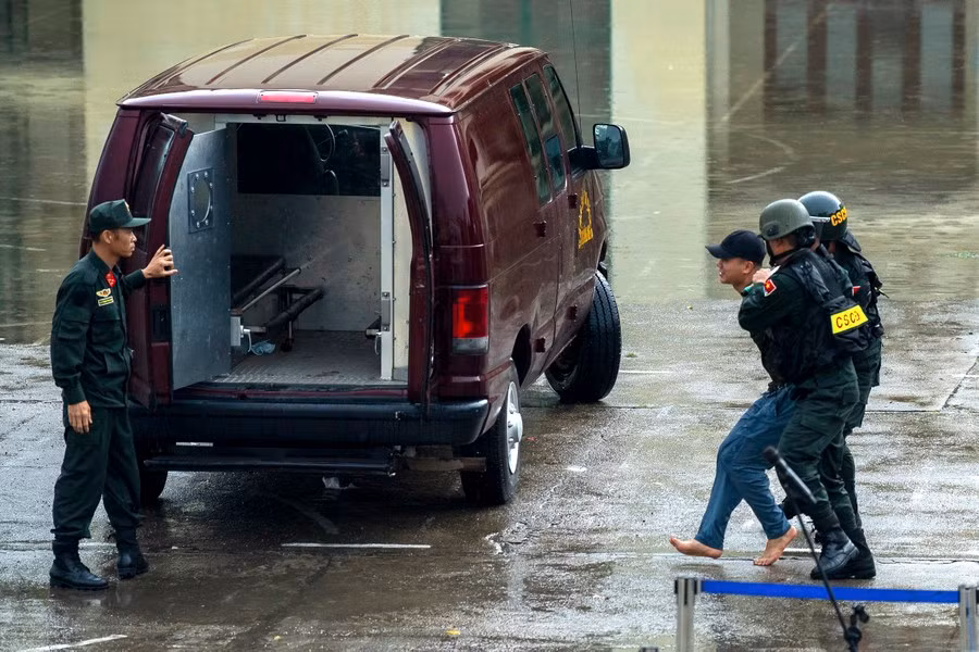 Đối với các đối tượng xác định là tội phạm, sẽ được đội tiến hành kiểm tra, bắt giữ.