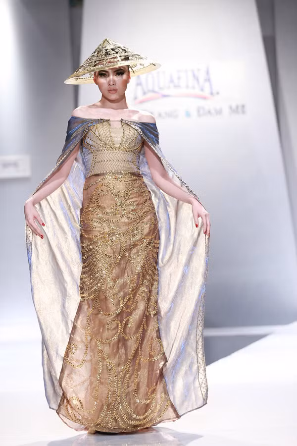 Tăng Thành Công cũng khéo léo đưa nét văn hóa dân tộc vào bộ sưu tập mới của mình.