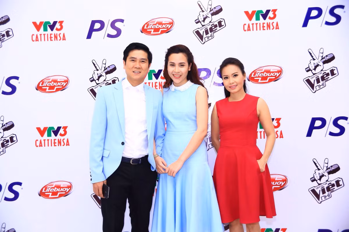 Đây là ba gương mặt giám khảo trong năm 2014. Mặc dù được đánh giá là thành công ở mùa đầu tiên, nhưng sân chơi này từng bị mổ xẻ rằng, để trẻ nhỏ thành công quá sớm, người lớn có đang dần "lấy cắp" giấc mơ trong sáng thuần túy của các em. Năm qua, câu chuyện Phương Mỹ Chi bỏ học đi hát, Quang Anh đi diễn quên học cũng đã gây ồn ào.