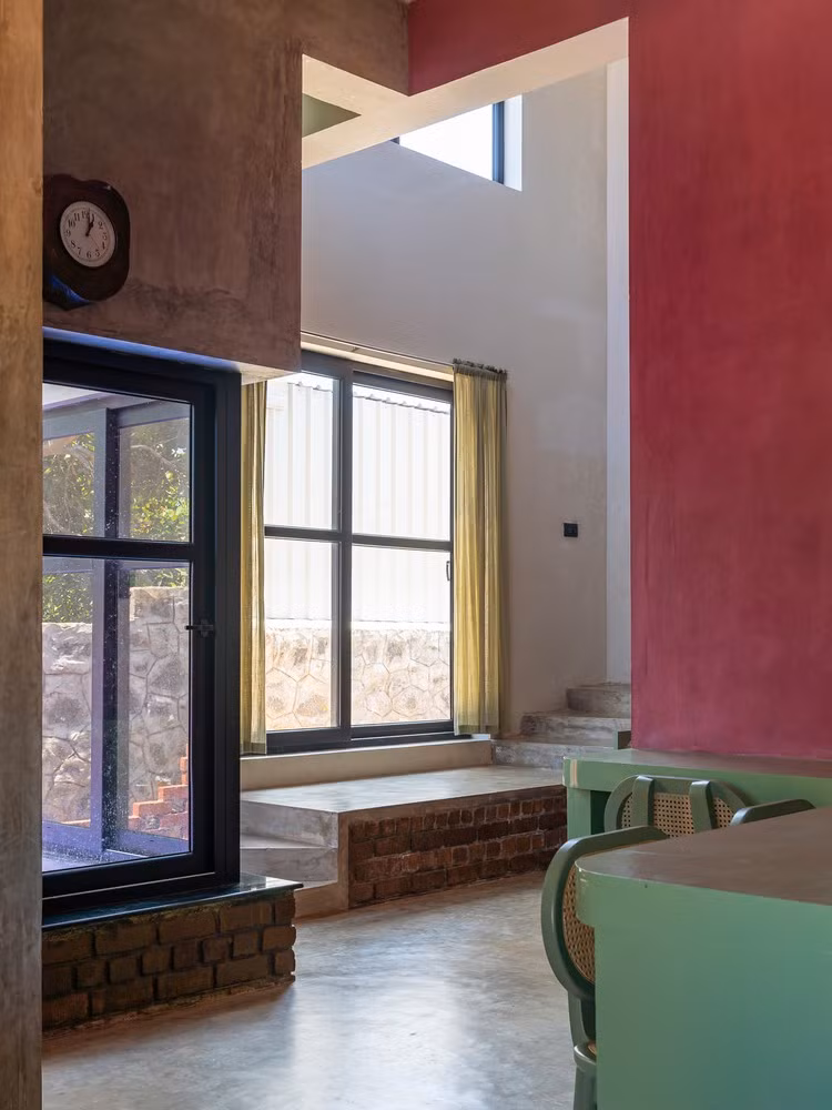 Doc dao ngoi nha gach tao hinh uon luon nhu nhung con song bien-Hinh-8