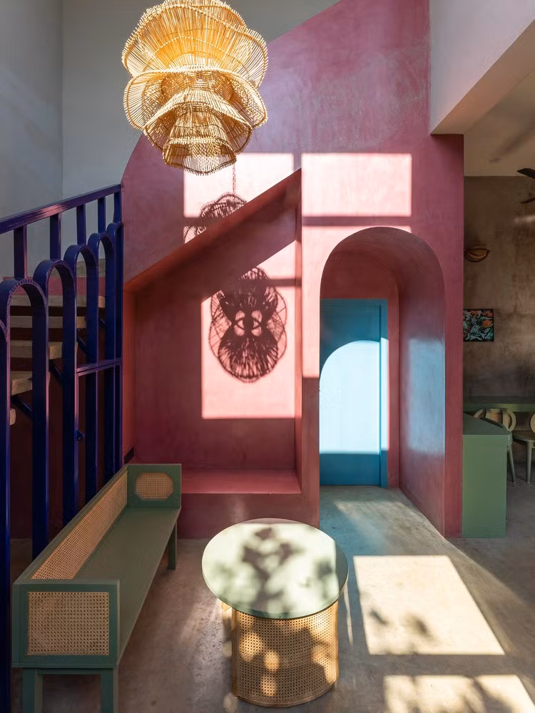 Doc dao ngoi nha gach tao hinh uon luon nhu nhung con song bien-Hinh-5