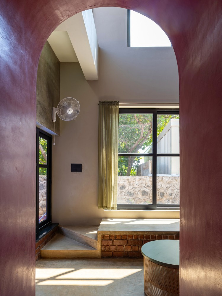 Doc dao ngoi nha gach tao hinh uon luon nhu nhung con song bien-Hinh-12