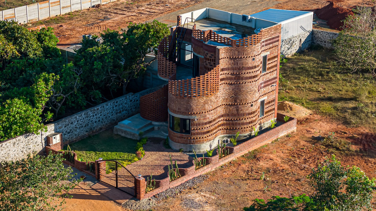 Doc dao ngoi nha gach tao hinh uon luon nhu nhung con song bien-Hinh-19