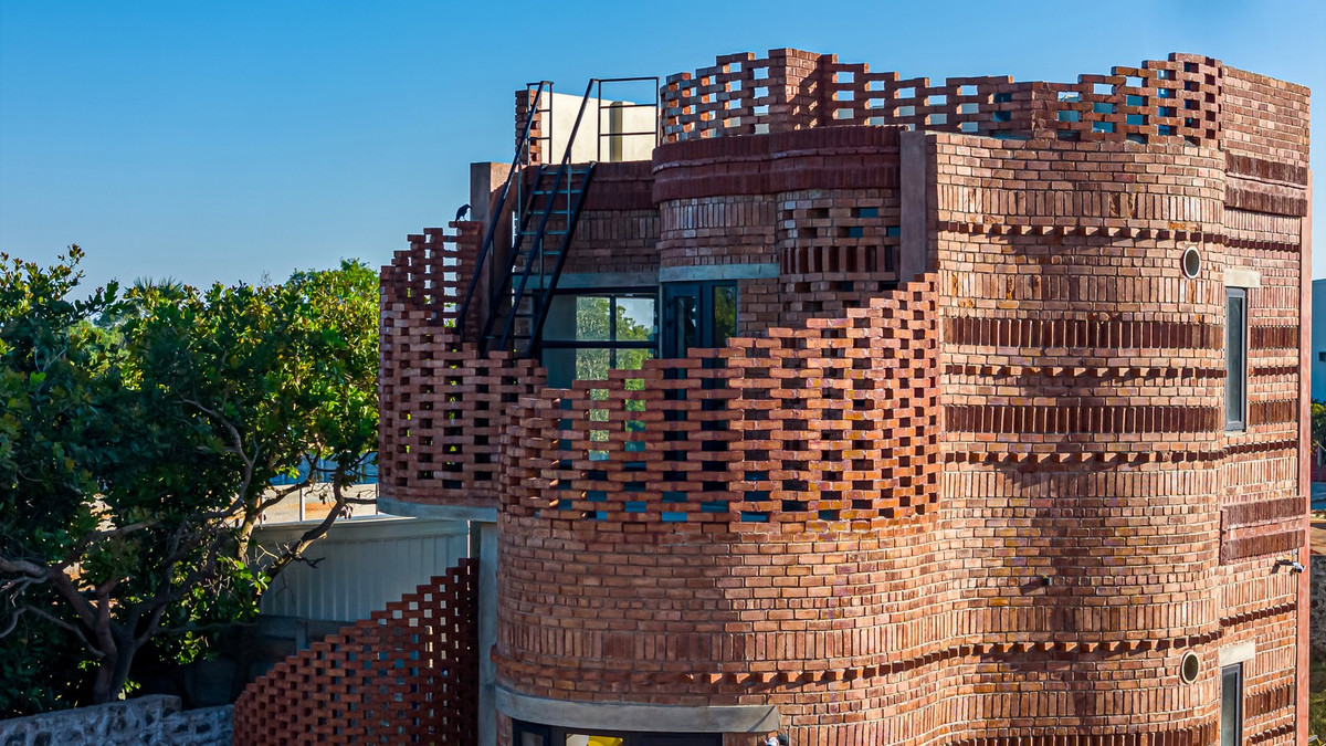 Doc dao ngoi nha gach tao hinh uon luon nhu nhung con song bien-Hinh-4