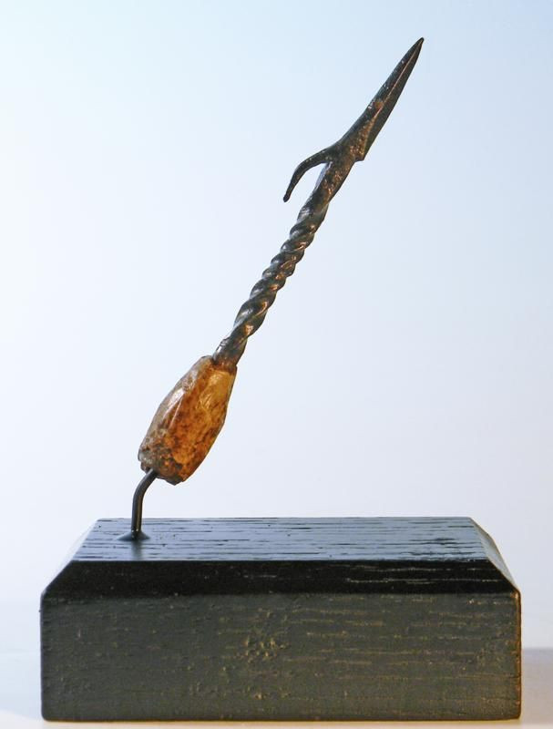 Với chiều dài khoảng hơn 30 cm, phi tiêu plumbata rất thuận tiện để giấu trong trang phục. Cũng vì điều này, nó đặc biệt phù hợp cho hoạt động ám sát.