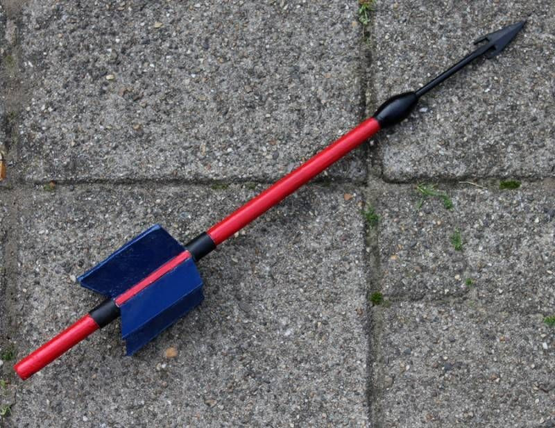 So với một vũ khí phóng khác của La Mã là lao pilum, phi tiêu plumbata có sức xuyên phá không mạnh bằng, nhưng lại vượt trội về tốc độ phóng và sự chính xác.