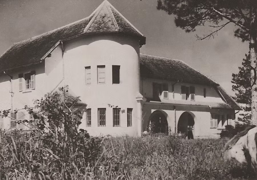 Một dinh thự Pháp ở Đà Lạt, ngày nay là trường Mầm non 5 trên đường Hải Thượng.