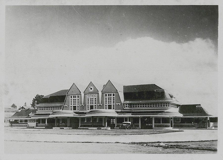 Ga Đà Lạt, một trong những công trình kiến trúc tiêu biểu của Đà Lạt, được xây năm 1938. Ảnh: Belle Indochine.
