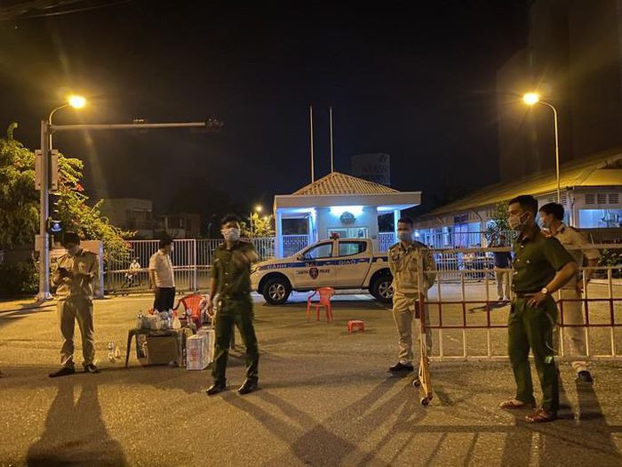 Da Nang: Hon 30 ca nghi nhiem COVID-19, phong toa khan cap KCN An Don