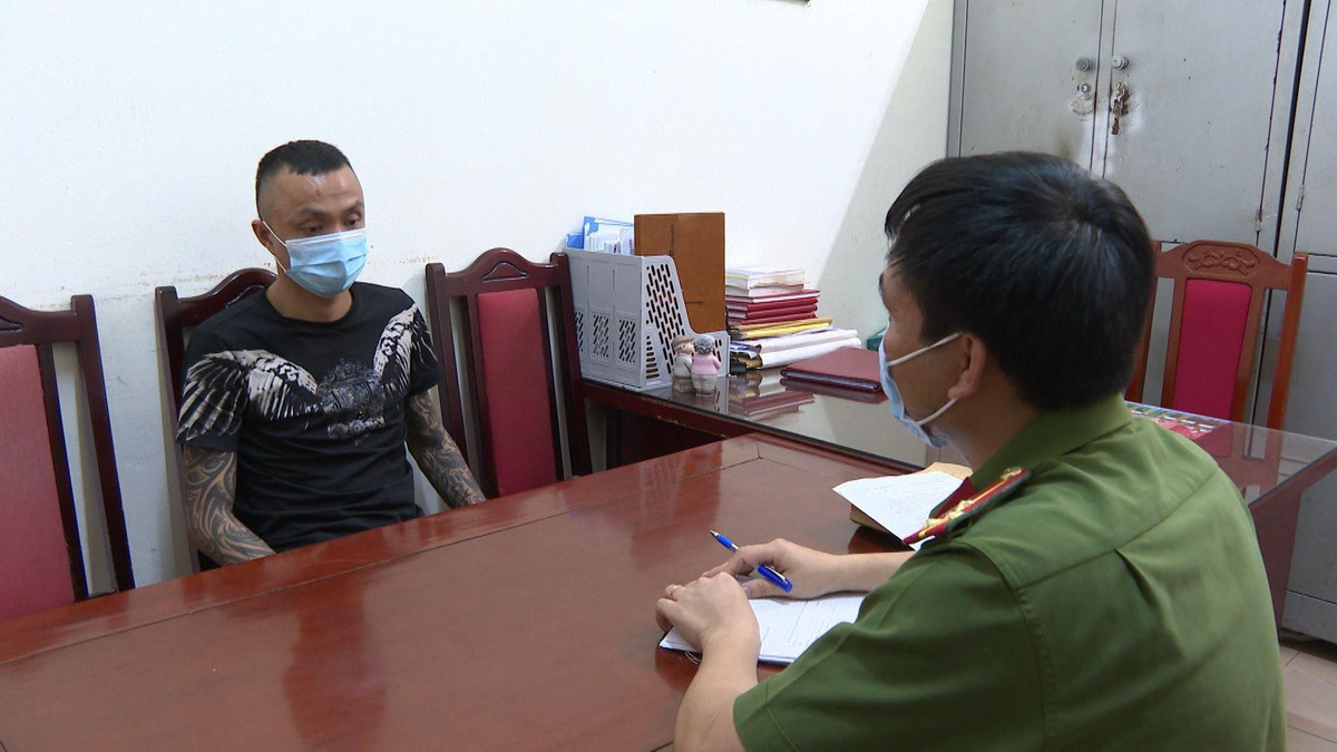 Bat nhom doi tuong trong vu dung sung ban nhau, 4 nguoi bi thuong nang