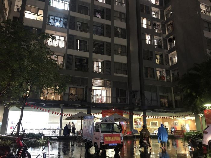 Ha Noi phong toa mot toa o Times City do co chau be An Do duong tinh SARS-CoV-2