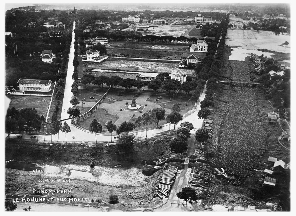 Khu vực Đài kỷ niệm Chiến sĩ trận vong Thế chiến I ở Phnom Penh, thập niên 1930.