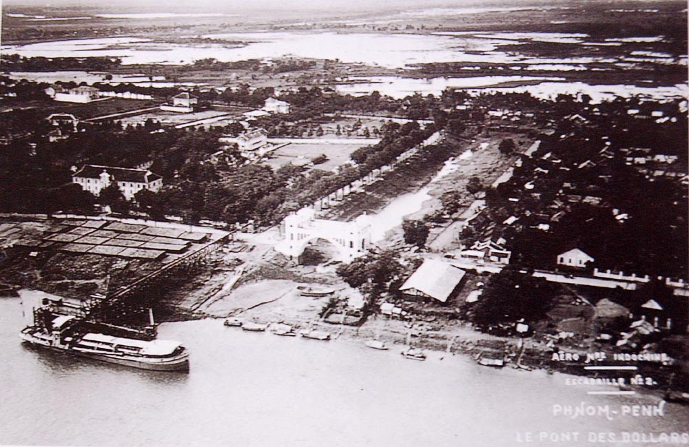 Khu vực cầu Verneville ở Phnom Penh, cây cầu có kiến trúc độc đáo của Campuchia thời thuộc địa, nay không còn.