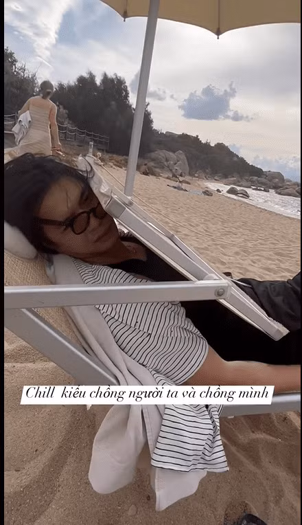 Ngô Thanh Vân cười ngả nghiêng trước cách đi biển của ông xã Ngo Thanh Van cuoi nga nghieng truoc cach di bien cua ong xa