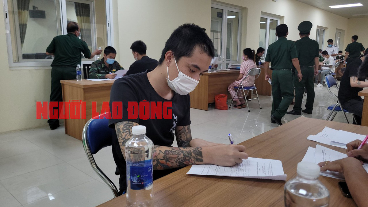 NONG: Them hang chuc nguoi duoc giai cuu tu casino o Campuchia-Hinh-6