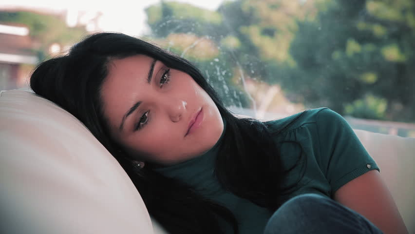 Giận chồng bỏ về nhà mẹ đẻ, trở lại lặng tim thấy chị hàng xóm Gian chong bo ve nha me de, tro lai lang tim thay chi hang xom