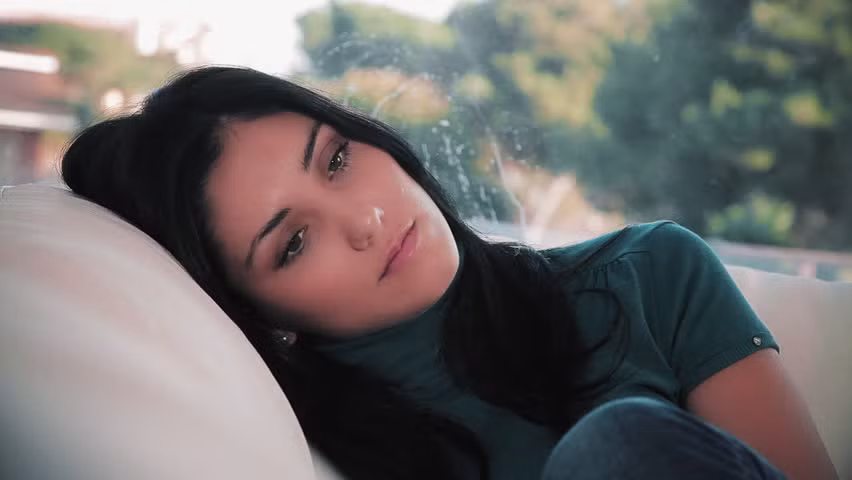 Gian chong bo ve nha me de, tro lai lang tim thay chi hang xom