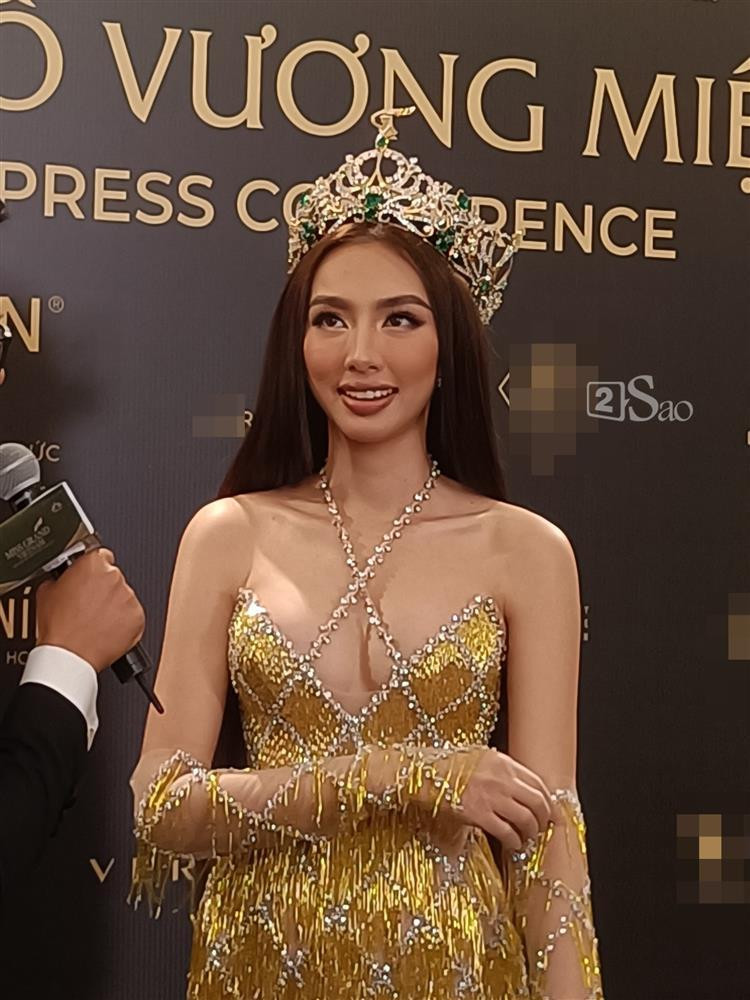 iện tại, Thùy Tiên chỉ còn khoảng 1 tháng đương nhiệm Miss Grand International. Cô đã và đang có nhiệm kỳ thành công, hoạt động có phần nổi bật hơn so với những người tiền nhiệm.