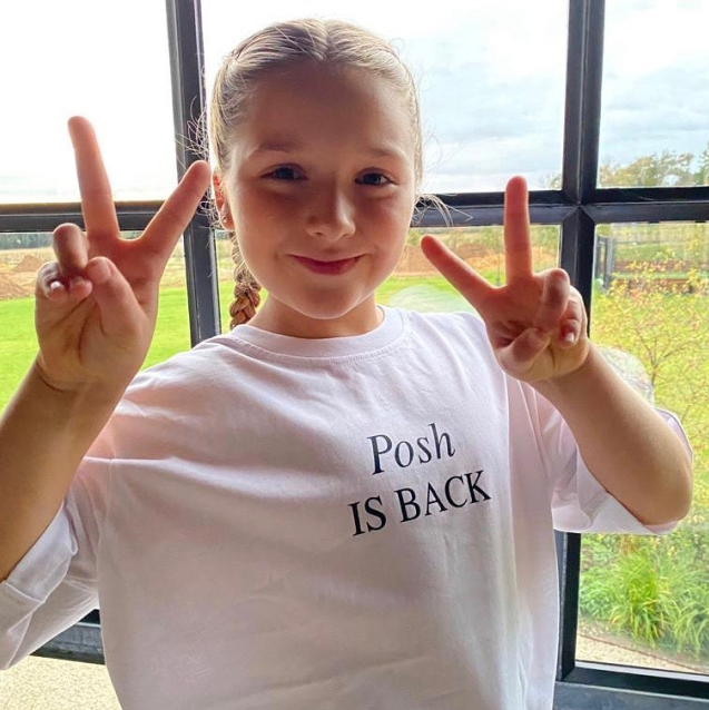 Cach vo chong Beckham boi dap gu thoi trang cho Harper-Hinh-2