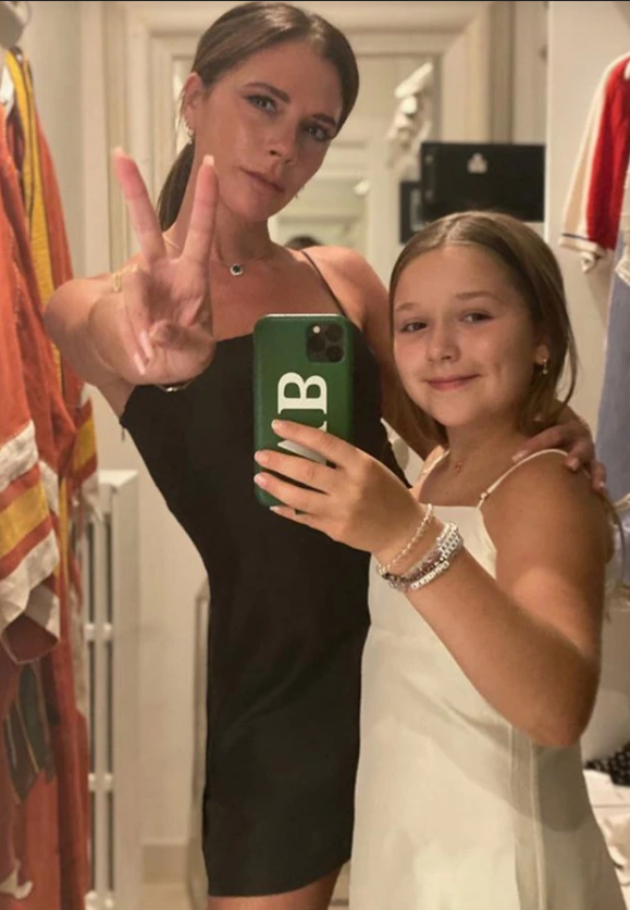 Cach vo chong Beckham boi dap gu thoi trang cho Harper