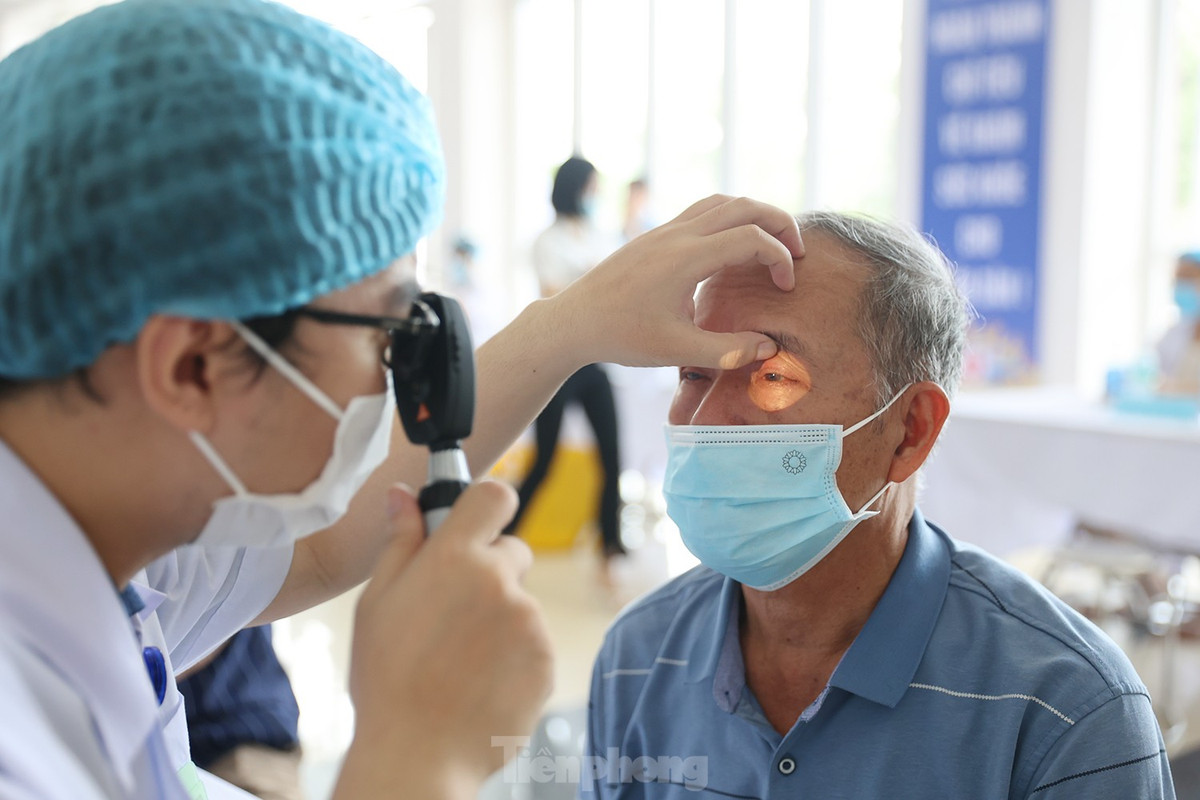 Đồng thời, huyện Mê Linh chỉ đạo chính quyền địa phương thường xuyên quan tâm, động viên, áp dụng các chính sách an sinh xã hội, kêu gọi xã hội hóa hỗ trợ một phần kinh phí điều trị cho người bệnh.