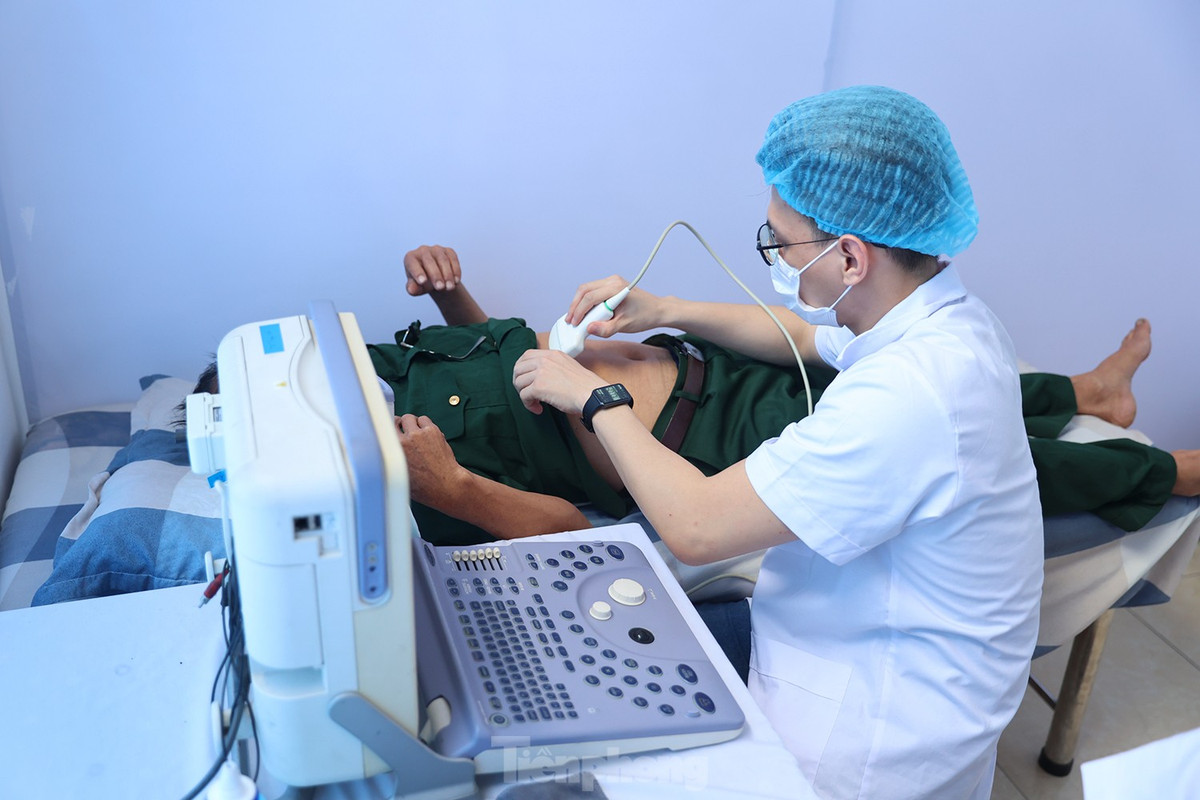 Từ ngày 24/4, ngành y tế tổ chức khám bệnh cho người dân tại nhà văn hóa, trường học, trạm y tế các xã, thị trấn… và phấn đấu đến hết tháng 5 sẽ hoàn thành.