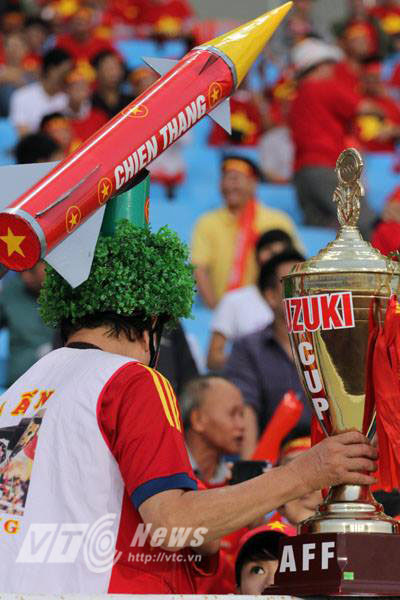 Chức vô địch AFF Suzuki Cup là niềm mơ ước của CĐV Việt Nam. (Ảnh: Nhạc Dương).