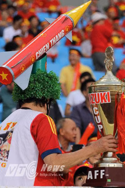 Chức vô địch AFF Suzuki Cup là niềm mơ ước của CĐV Việt Nam. (Ảnh: Nhạc Dương).