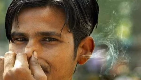 "Hút" thuốc bằng... tai.