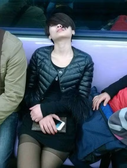 Công dụng không ngờ của tóc mái.