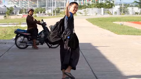 Anh chàng phóng viên của Trung Quốc tỏ ra... tinh tướng.