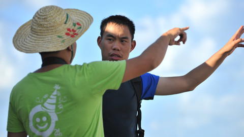 Thường xuyên hỏi thăm cầu thủ.