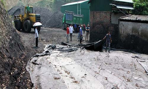 Khu vực các đối tượng trộm cắp than. (Ảnh: Minh Châu).