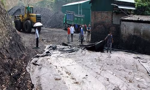 Khu vực các đối tượng trộm cắp than. (Ảnh: Minh Châu).