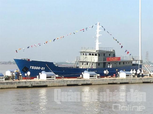 Tàu trinh sát 500CV: có chiều dài 38,2m, chiều rộng 7,8m, vận tốc 10 hl/h. Tàu có thể hoạt động liên tục trên biển trong 30 ngày đêm và có khả năng chịu sóng gió lên tới trên cấp 12. Tàu được sử dụng trong thực hiện nhiệm vụ trinh sát, thực thi pháp luật trên biển và các nhiệm vụ khác được giao. Ảnh: QĐND.