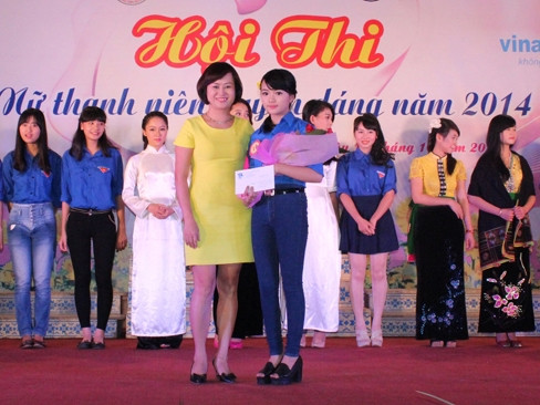 Thí sinh Ngô Hoàng Quỳnh Ngân - Huyện đoàn Yên Bình là thí sinh có lượng bình chọn cao nhất trong nội dung thi ảnh