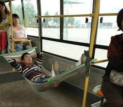 Riêng một mình anh.