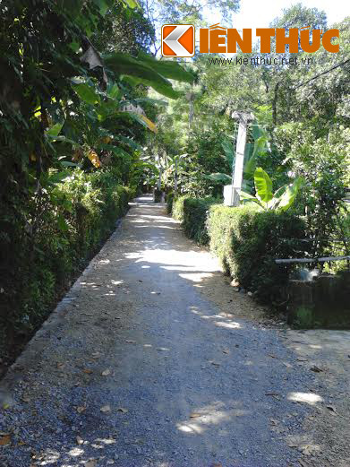 Bà Hoa, mẹ của chàng tiền đạo Công Phượng, cho biết: "Xây xong nhà cũng rất mệt mỏi nhưng mà vui vì có ngôi nhà mới để ở không phải khổ như trước nữa". Ảnh: Lê Quang.