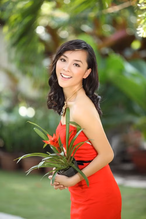 Á hậu Dương Trương Thiên Lý: Năm 2008, người đẹp Thiên Lý bất ngờ thay thế hoa hậu Thùy Dung tham dự cuộc thi Hoa hậu Thế giới 2008. Với chiều cao không mấy nổi trội, ứng cử viên đến từ Việt Nam không làm thỏa mãn kỳ vọng của công chúng, song nền tảng kiến thức và vẻ đẹp rất ấn tượng Thiên Lý nhận được sự cổ vũ của khán giả trong nước. Dù người đẹp Việt Nam không lọt vào bán kết nhưng cô cũng đã mang về giải phụ Thí sinh được yêu thích nhất tại cuộc thi năm đó.