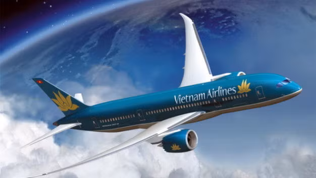 Bốn chuyến bay của Vietnam Airlines phải bay chờ từ 20-30 phút trên trời.