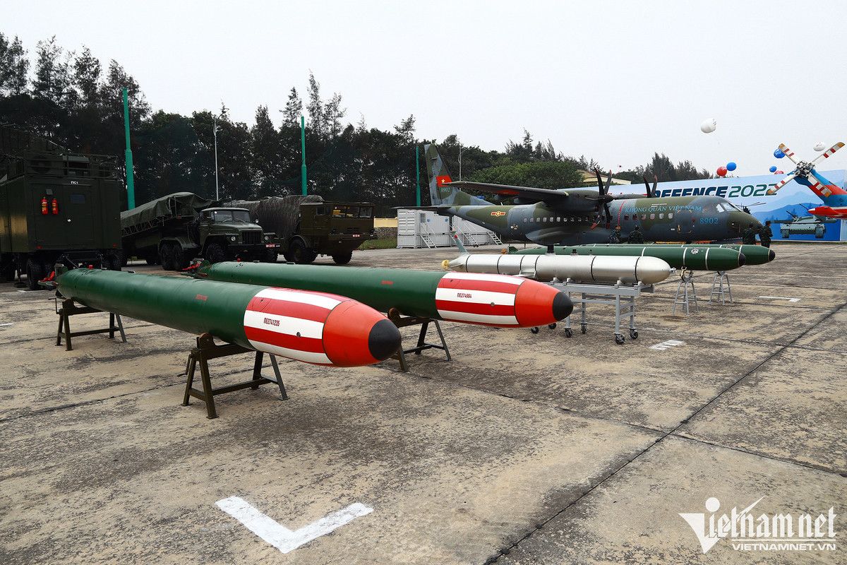 Đạn ngư lôi 53VA là loại đạn chạy bằng hơi gas có đầu tự dẫn, thiết bị nổ phôi gộp, chuyển động ngầm trong nước, dùng để tiêu diệt các loại tàu mặt nước, tàu ngầm đi nổi và các công trình nổi của đối phương. Loại đạn này có trọng lượng 1.900kg, quãng đường xa nhất 11km, vận tốc 29knots.