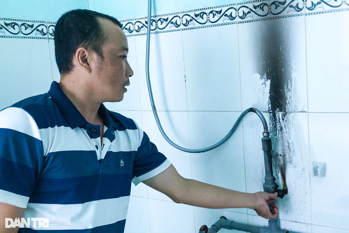 Cong an gan camera tim nguyen nhan do dac trong nha dan tu boc chay-Hinh-2