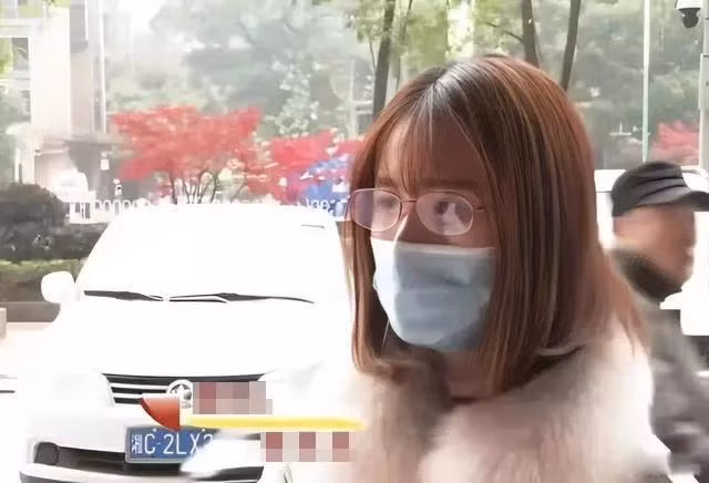 Chong giao do an, vo ra mo cua de roi soc nang khi phat hien su that