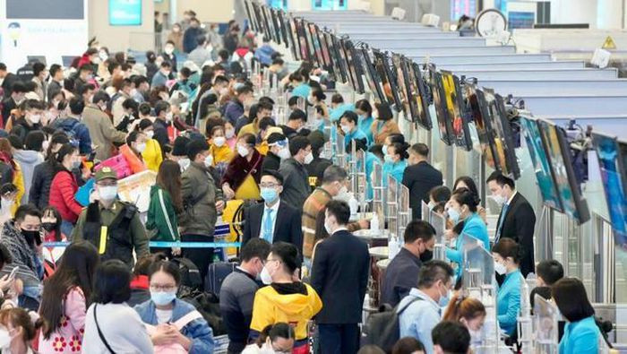 Ngay cuoi nghi le 30/4: Gan 200.000 khach do ve hai san bay lon nhat ca nuoc