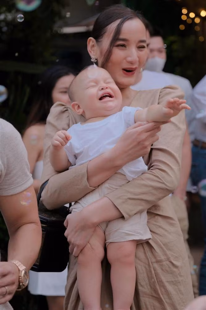 Ho Ngoc Ha 'bat luc' hanh dong cua Leon moi khi gap nguoi la-Hinh-10